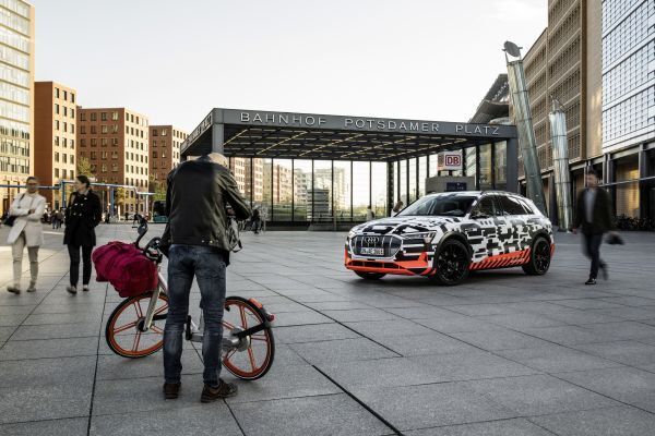 Der Audi e-tron-Prototyp in Berlin  (Audi)