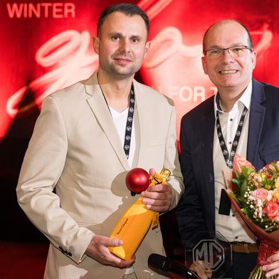 Das Autohaus Dehn wurde als bester MG-Vertriebspartner ausgezeichnet. (Bild: MG/Thomas Roetting)