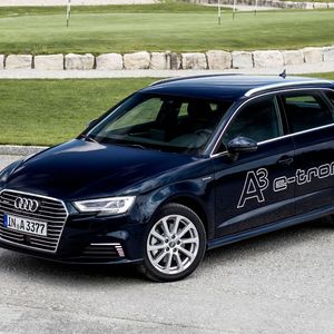 (Audi)