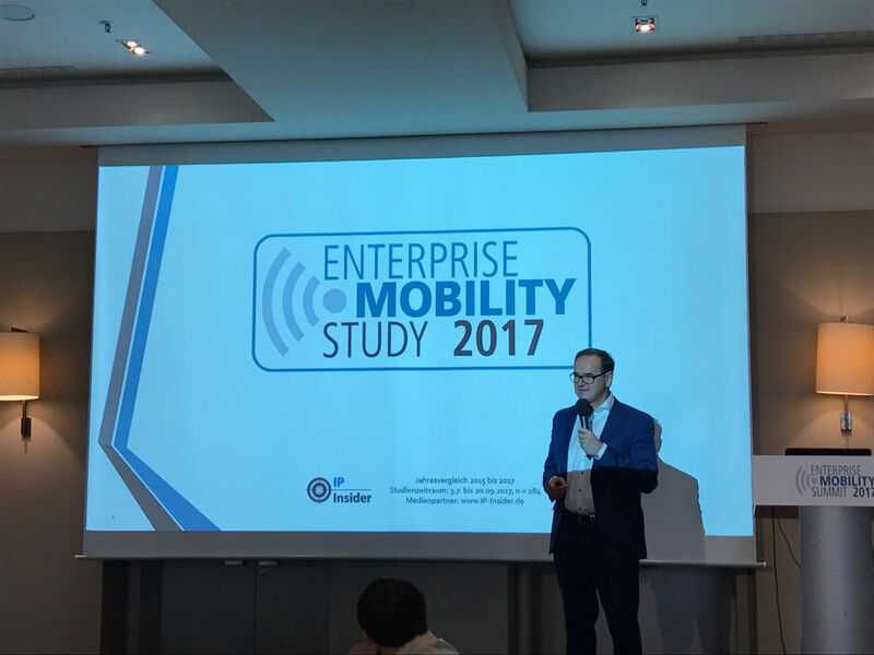 Werner Nieberle, Geschäftsführer der Vogel IT-Medien, präsentiert die Ergebnisse der Enterprise Mobility Study. (Donner / VIT)