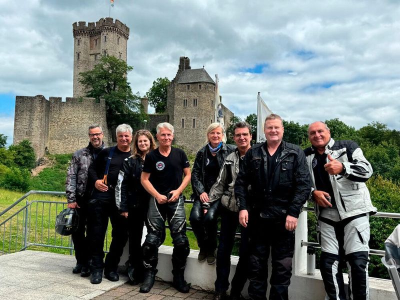 Gruppe Weißburgunder (v. l.) Norbert Groß, Guido und Anna Klenner, Achim Heisler, Erika Fölling, Heiko Schrader, Helmut Heptner und Knut Jannasch (Bild: Vogel IT-Medien GmbH et al.)