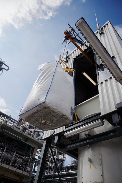 Bilder von der OMV Re Oil Recyclinganlage im österreichischen Schwechat. (OMV)