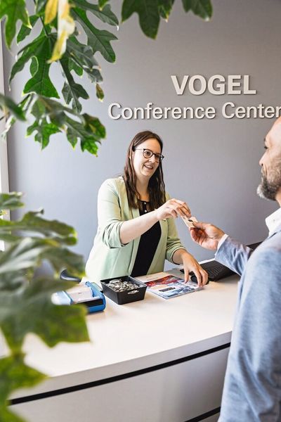 Impressionen der Fachtagung „Mehr Effizienz im Presswerk“ 2025 in Würzburg. (Bild: Stefan Bausewein)