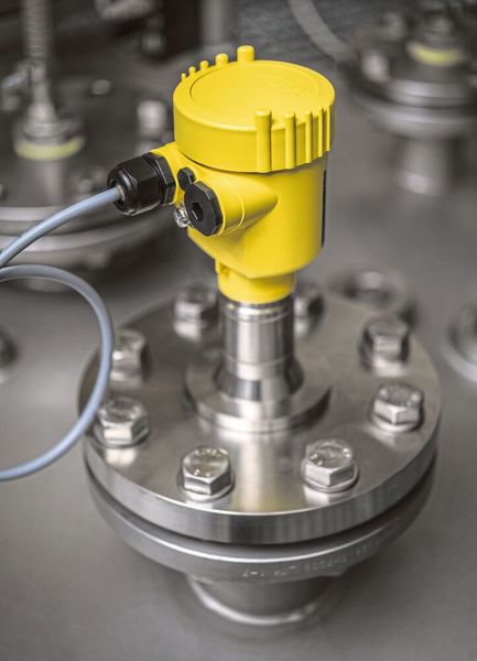 Das Sicherheitskonzept des Vegapuls 6X ist ein Komplettangebot: Funktionale Sicherheit (SIL), ein System zur Selbstdiagnose und entwickelt nach der neuesten IT-Sicherheitsnorm IEC 62443-4-2, zum effektiven Schutz gegen Cyberangriffe. (Bild: Vega)