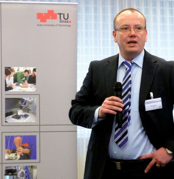 Mit dem ersten Edelstahlkolloquium und den ausgewählten Themen den Nagel voll auf den Kopf getroffen – statt 40 bis 45 erhoffte Teilnehmer waren es dann doppelt so viele: Prof. Dr.-Ing. Ralf Kolleck, Leiter Institut T & F-Tools and Forming der TU Graz. Bild: Kuhn (Archiv: Vogel Business Media)