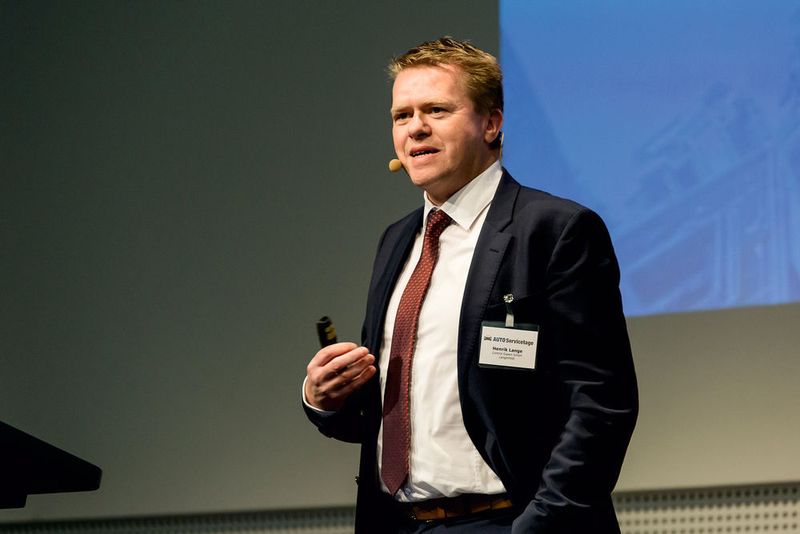Henrik Lange stellte den digitalen Schadenprozess bei Control Expert vor. (Stefan Bausewein)