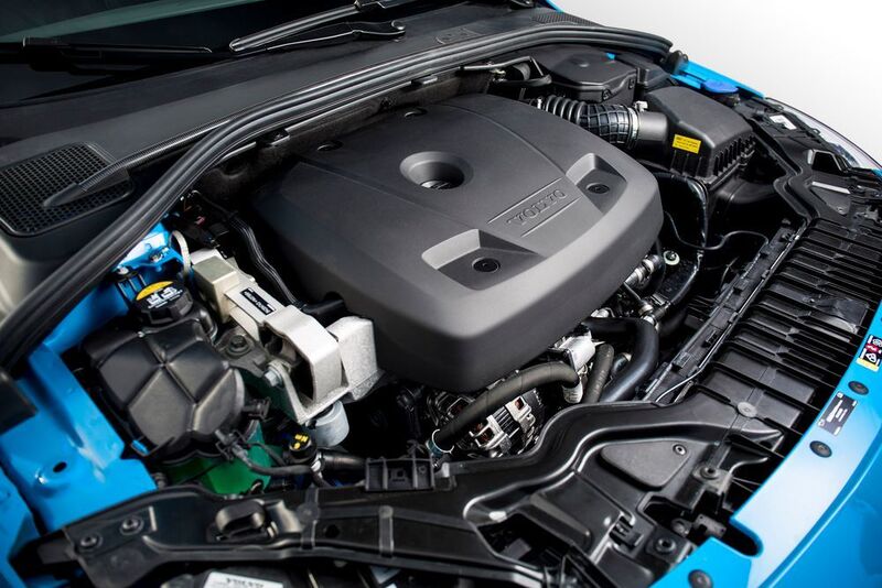 Den Antrieb übernimmt ein auf 270 kW/367 PS erstarkter Turbo-aufgeladener Vierzylinder-Ottomotor. (Volvo)