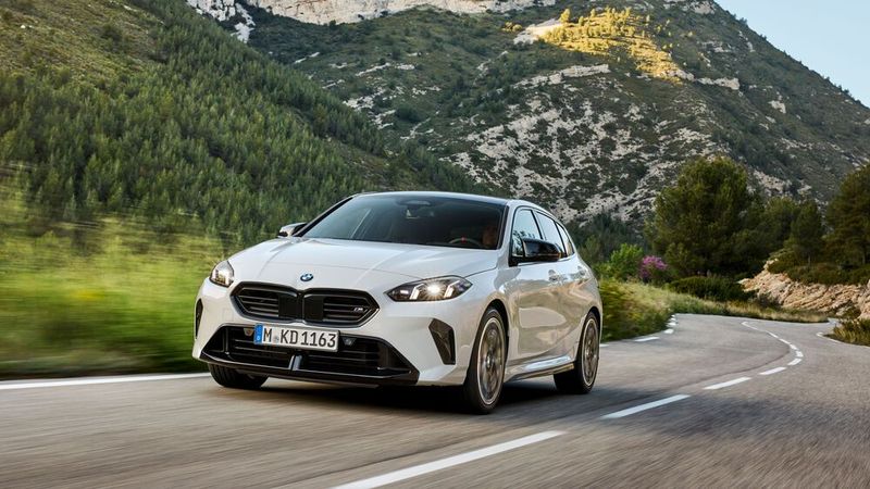 Eine neue Modellvariante für den BMW 1er ist ab November der M135 xDrive. (Bild: BMW)