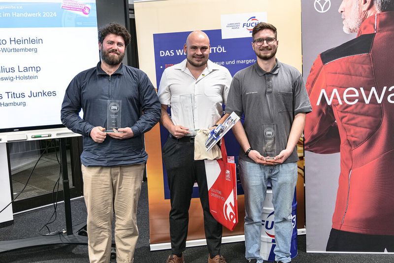 Bei den Kfz-Mechatroniker waren am Ende vorn: (v. li.) Niclas Titus Junkes (Platz 3) Otto Heinlein (Platz 1) und Julius Lamp. (Bild: Schmidt - VCG)