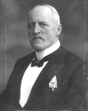 Johann August Hinrich Schlüter, Enkel des Unternehmensgründers, genannt der „Geheimrat“. (Archiv: Vogel Business Media)