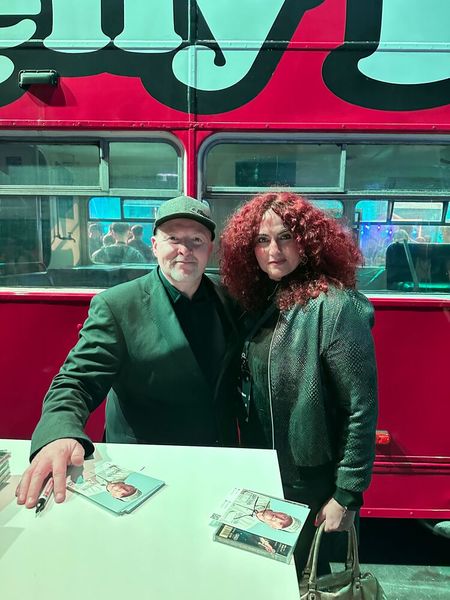 Vor seiner Motivations-Rede hatte Joey Kelly noch Zeit für ein Selfie. (Bild: Vogel IT-Medien GmbH)