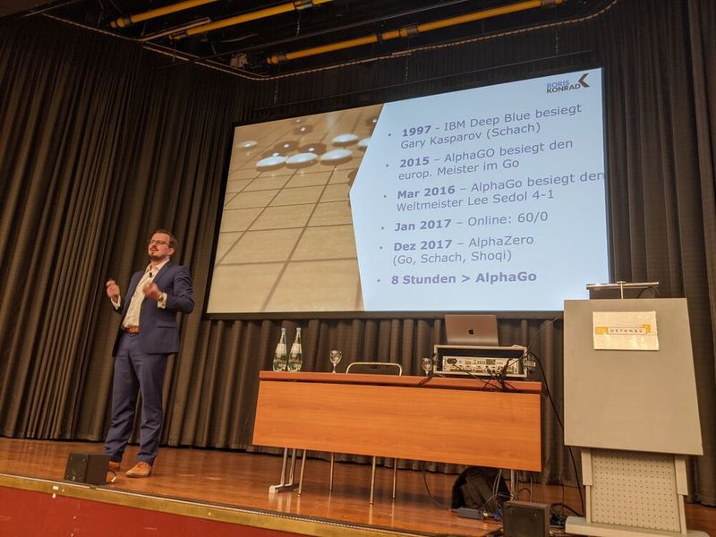 In Strategiespielen schlagen KI-Systeme selbst die Meister unter den Menschen. (Bild: Oliver Schonschek)