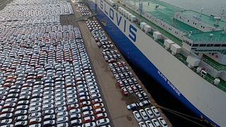 Absatzeinbrüche in der Automobilindustrie wegen Corona – eine Studie liefert jetzt Szenarien, wie die Industrie zu einer neuen Normalität findet. (Bild: Bremerports)