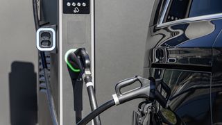 Vattenfall and Wireless Car aim to offer automated charging processes: without a card or charging app. (Source: Mercedes-Benz)