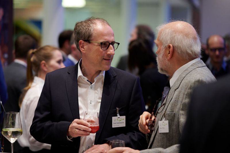 Impressionen vom ELEKTRONIKPRAXIS Frühlingsfest 2023 im Ketterer Kunst mit der Verabschiedung von Johann Wiesböck.  (Bild: © EYE AM CHRIS)