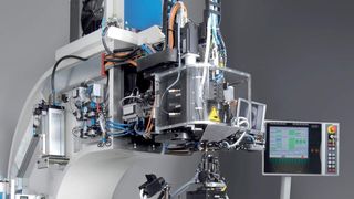 Der Nietautomat wurde von der Firma Brötje Automation Jaderberg (BAJ) nach Vorgaben des IFAM gebaut. BAJ ist einer der Weltmarktführer im Vertrieb von Nietautomaten und notwendiger Handhabungstechnik.  Bild: Fraunhofer IFAM (Archiv: Vogel Business Media)