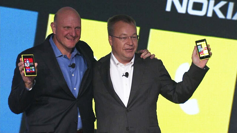Microsoft-Chef Steve Ballmer (l.) und Nokia-Chef Stephen Elop (r.) hoffen fest auf den Erfolg der Partnerschaft und der daraus resultierenden Produktpalette. (Archiv: Vogel Business Media)