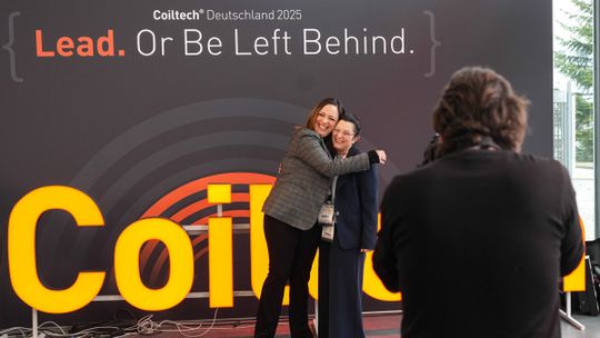 Die Coiltech ist der Ort, an dem sich Marktpositionen sortieren – entlang der gesamten Lieferkette der Coil-Winding-Industrie: Entwicklung, Herstellung und Instandhaltung von Generatoren, Transformatoren und Motoren.(Bild:  Coiltech)