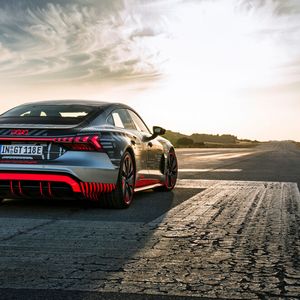 Die Struktur besteht größtenteils aus Stahl, mit einigen Aluminiumkomponenten, während fast alle Anbauteile mit Ausnahme des Dachs aus Aluminium sind.(Bild:  Audi)