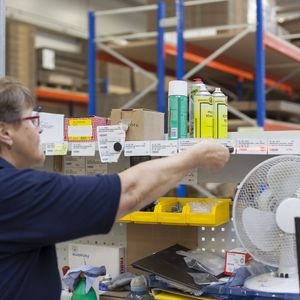In der Übertragungsstation werden die gesammelten Daten an das ERP System weitergegeben.