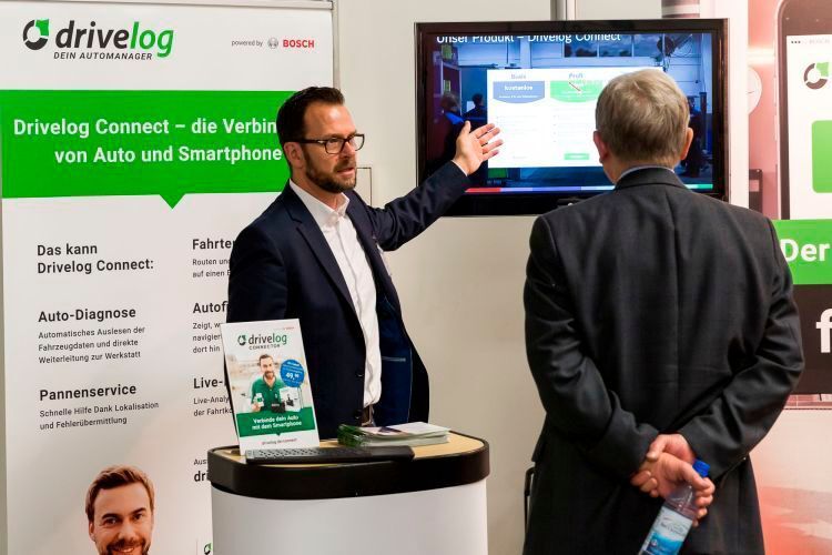 Dem E-Call folgt bald auch schon der B-Call (Business-Call). Kfz-Betriebe können mithilfe von Unternehmen wie der Bosch-Tochter Drivelog auf Fahrzeug-Servicedaten von Werkstattkunden zugreifen und diese für ihr Geschäft nutzen. (Stefan Bausewein)