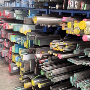 D/E Wer täglich viele verschiedene Materialien bearbeitet, wünscht sich ein Universalwerkzeug, mit dem sich alle Werkstoffe bearbeiten lassen.  Those who work with many different materials every day want a universal tool capable of machining any materials.(Bild:  Arno)