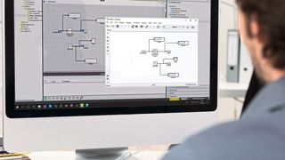 Mit PLCnext Target for Simulink lassen sich die Vorteile modellbasierter Entwicklungsprozesse mit den umfangreichen Möglichkeiten eines offenen Ecosystems für die Automatisierung kombinieren. (Bild: Phoenix Contact)
