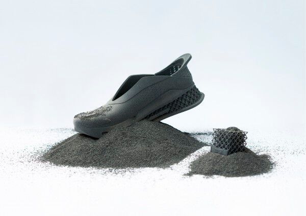 1Source von Zgutka Studio ist ein orthopädischer, nachhaltiger, parametrischer Schuh, der auf einem Fußdruck-Scan basiert. Es ist von der einfachen Nummer 1 inspiriert. (Bild: 3DPC)