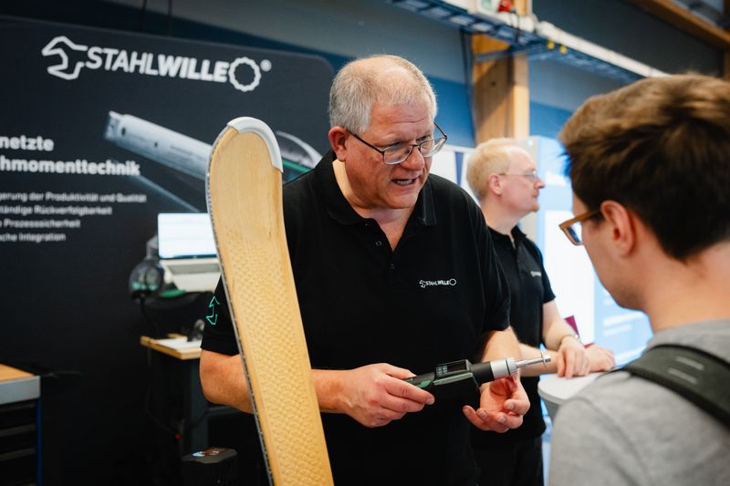 Gerade der fachliche Austausch unter den Schraubexperten ist das, was die Regionalmesse Schraubtec ausmacht. (Bild: tinografiert)