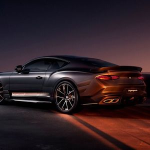 Der Aero-Feinschliff mit feststehendem Heckflügel soll für viel Abtrieb sorgen.(Bild:  Bentley)