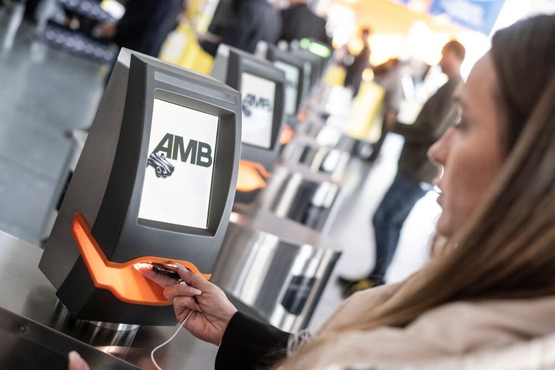 Unter den aktuell wirtschaftlichen Herausforderungen bietet die internationale Ausstellung AMB für die innovative Metallbearbeitung eine gute Möglichkeit, um über neue Techniken und Zerspanungsprozesse das Geschäft anzukurbeln.  (Bild: Landesmesse Stuttgart)