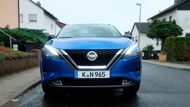 Die Japaner haben die Gesichtszüge des SUV-Pioniers nachgeschärft. (Simon/»kfz-betrieb«)