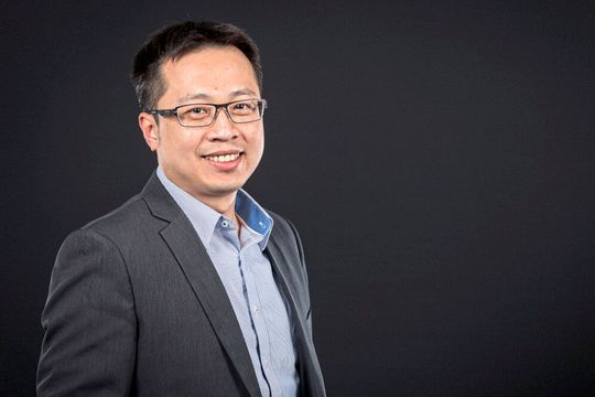 Eric Yeh ist Sales Director DACH (Deutschland, Österreich, Schweiz) bei Getac, einem taiwanesischen Hersteller robuster Computer-Hardware. Eric Yeh ist Sales Director DACH (Deutschland, Österreich, Schweiz) bei Getac, einem taiwanesischen Hersteller robuster Computer-Hardware.