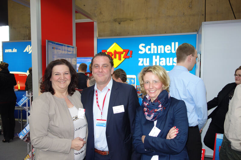 Michael Dopmeier, AVM, mit Lilli Kos und Stephanie Steen (r.), IT-BUSINESS (Bild: IT-BUSINESS)