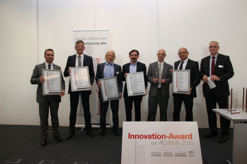 Die Gewinner und Short-List Kandidaten der Kategorie „Verpackungs-/Abfülltechnik“ (v.l.n.r.): Matteo Trisoglio/Rohrer, Reinhard Surman/Haver&Boecker, Thomas Pester/Pester pac automation, Martin Schedler/Videojet, Fabian Schapiro/DIR Technologies, Roni Mansur/ DIR Technologies und Gerd Kielburger. (Bild: Schäffner/PROCESS)