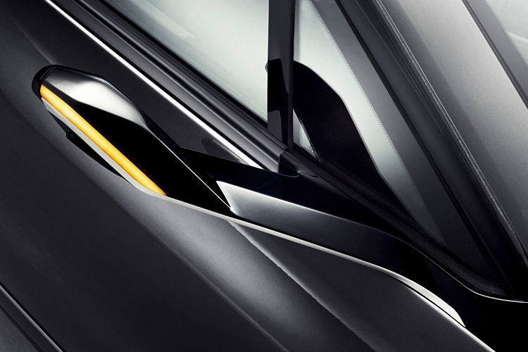 „Mirrorless“, gezeigt in einem i8, ersetzt den Rückspiegel komplett mit Kameras. (Foto: BMW)