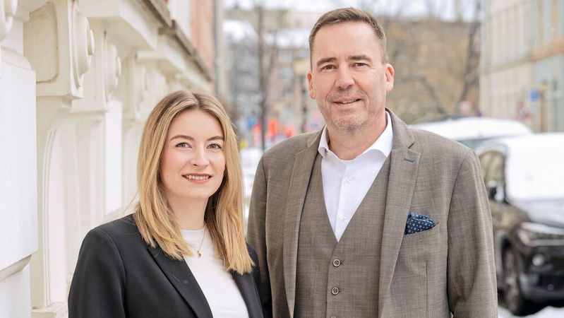 Daniela Nuffer und Dirk Schumacher(Bild:  © Autohaus Kuhn+Witte)