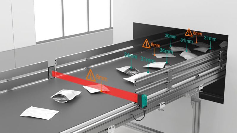 Die Flächenlichtschranke R305 erfasst ab 2 mm die Objekthöhe und kann so den Befüllungsgrad von Polybags kontrollieren. (Bild: Pepperl+Fuchs)
