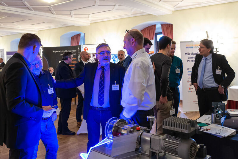 Impressionen der Förderprozessforen 2019: Beim Pumpen- und Schüttgut-Forum diskutieren Experten an zwei Tagen über Probleme bei Förderprozessen. Dabei steht der praxisorientierte Austausch und die gemeinsame Lösungsfindung im Vordergrund des Netzwerktreffens der Pumpen- und Schüttgut-Community. (Stefan Bausewein / PROCESS)