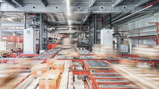 Blick ins Logistikzentrum von Würth Industrie Service auf dem Bad Mergentheimer Drillberg. (Bild: Würth Industrie Service)