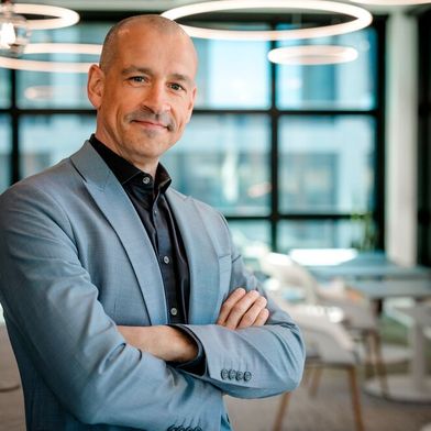 Frank Böllert, Country Manager Zentraleuropa bei PTC. „Gemeinsam mit dem ZVEI wollen wir digitale Ökosysteme, industrielle KI und datengetriebene Geschäftsmodelle vorantreiben und so zur nachhaltigen Wettbewerbsfähigkeit der Unternehmen beitragen.“ (Bild: PTC)