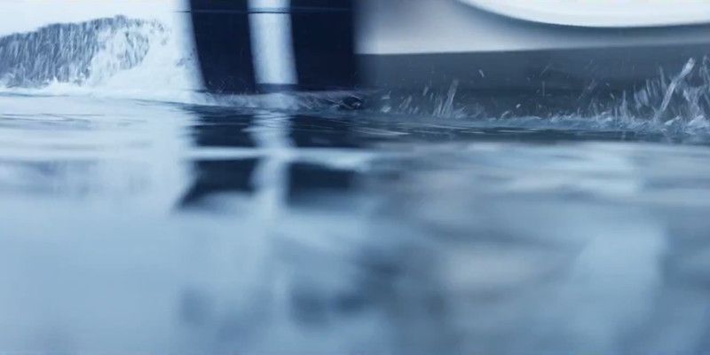 Zum Abheben – das elektrische Tragflächenboot Quadrofoil (Quadrofoil)