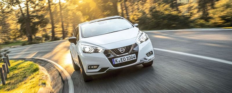 Nissan hat den Micra überarbeitet und ihm unter anderem größere Motoren spendiert.(Bild:  Nissan)
