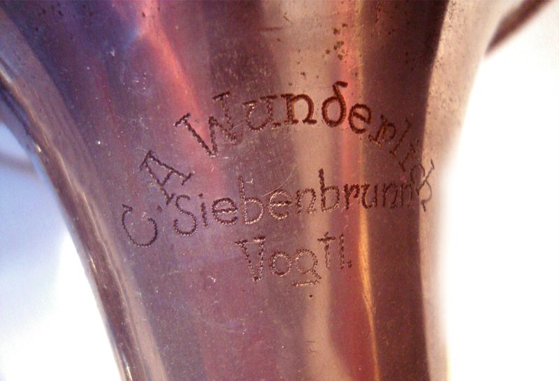 C. A. Wunderlich, Siebenbrunn (Vogtland), beherrschte die Kunst der Blechbearbeitung. Heute wenig bekannt sind die sogenannten „Jazzophone“, ähnliche Instrumente wie die Saxofone. (Bild: Voigt)