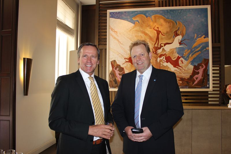 Horst Reichardt, Sprecher der Geschäftsführung und CEO, Freudenberg IT (links) und Dirck Hanßen, Vorstand der SYSback AG, freuten sich auf die Veranstaltung. (Bild: IT-BUSINESS)