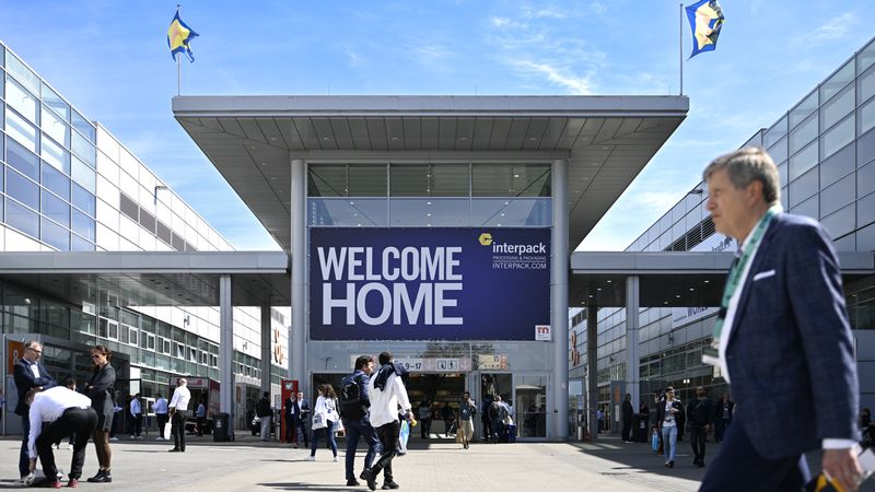 Die Messe Interpack bringt internationale Akteure rund um die Abfüllung und Verpackung zusammen.(Bild:  Messe Düsseldorf / Constanze Tillmann)
