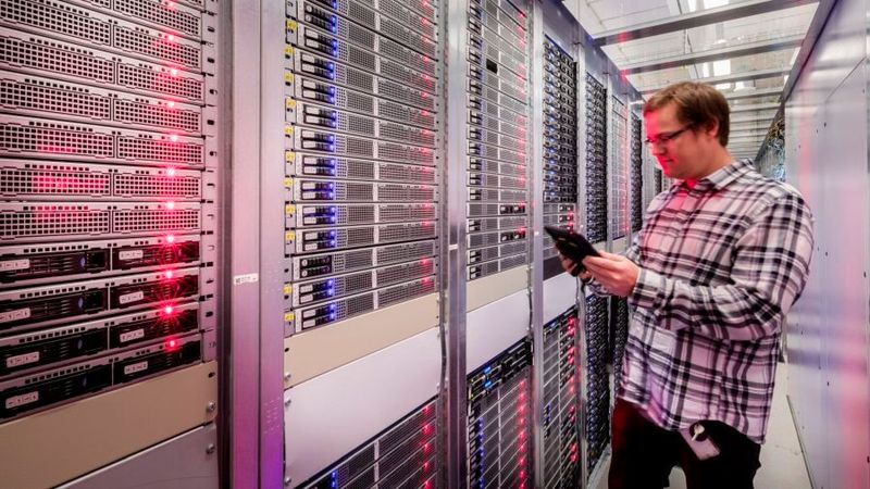 Digitale Souveränität als Unternehmensaufgabe: europäische Rechenzentren, Open-Source-KI-Modelle und flexible Cloud-Infrastruktur machen Unternehmen unabhängig von außereuropäischen Anbietern.(Bild:  WWW.CHRISTOFMATTES.COM)