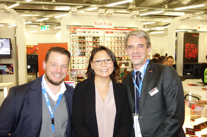Das SanDisk Team (v. l.) Marcus Gornowicz, Miriam Franke und Christian Velroyen (Bild: IT-BUSINESS)