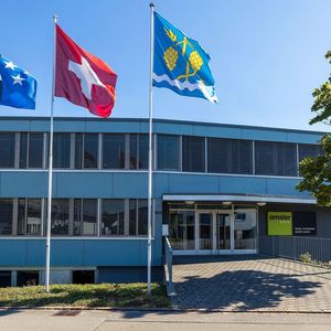 Die Amsler & Frey AG investiert in ihre digitale Kompetenz, was auch dem Kunde zu Gute kommt. Neu kann er seine Kuststoff-Halbzeuge über einen Webshop bestellen.(Bild:  Amsler&Frey)