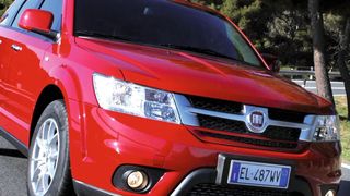 Rückruf für den Fiat Freemont: An dem Modell können die Airbags unvermittelt auslösen. (Fiat)